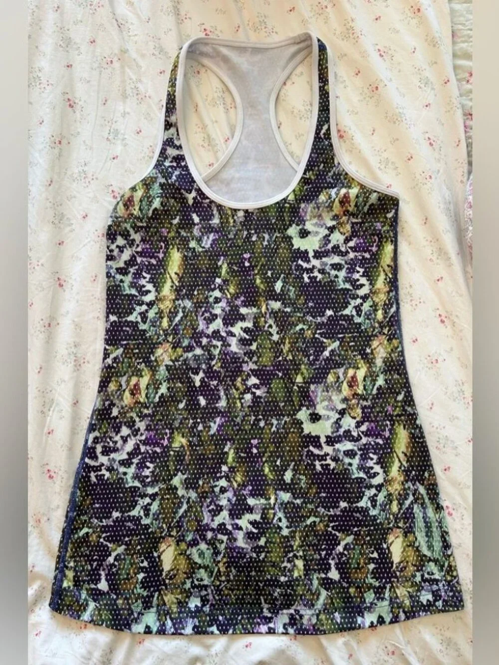 Lululemon Women’s Cool Racerback Tank Top in Floral Sport Design Size 2